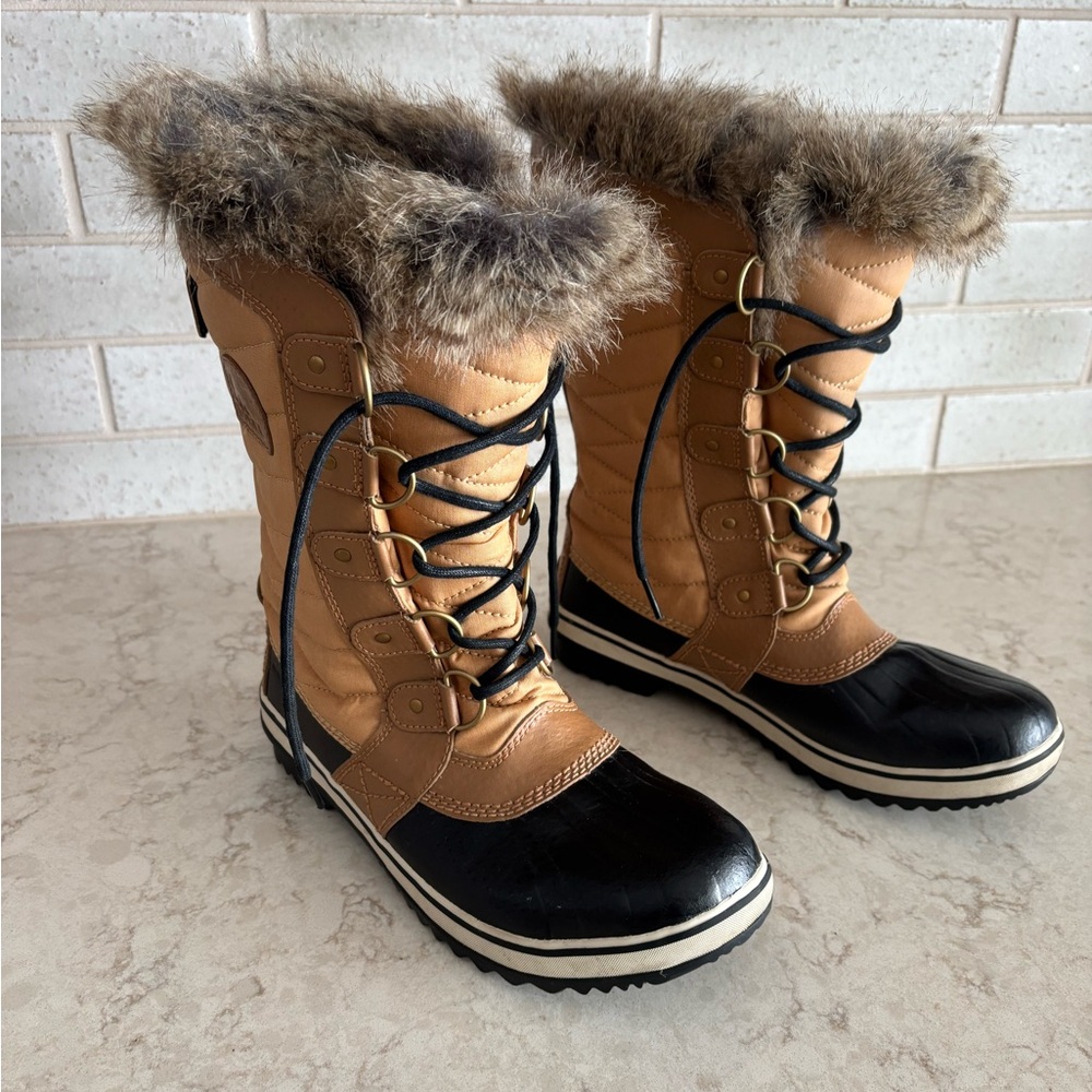 Women’s Sorel Boots Size 8